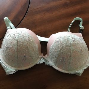 Victoria Secret Bling Bra 38C Never Worn